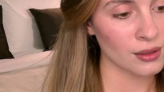 RozzitaBedberry online show from 12, 3, 2026