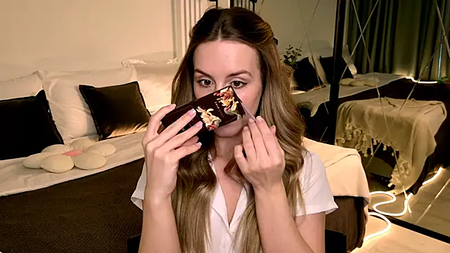 RozzitaBedberry online show from 7, 4, 2026