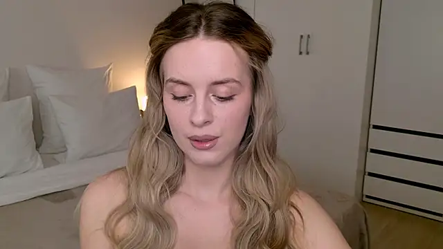 RozzitaBedberry online show from 9, 2, 2026