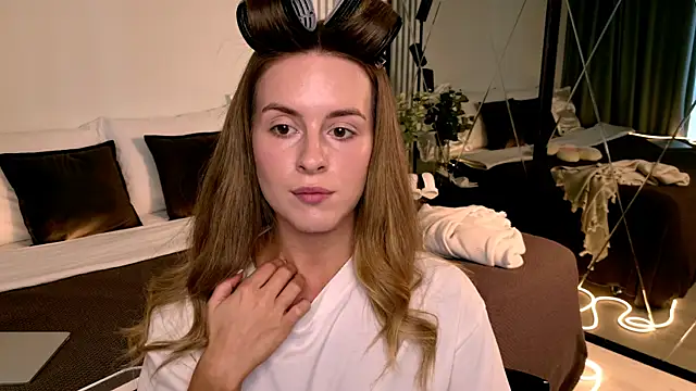 Snapshot of RozzitaBedberry chatting on 29, 5, 2026 RozzitaBedberry online show from 29, 5, 2026