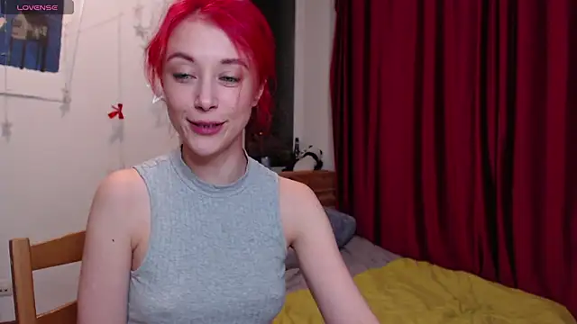 Snapshot of spoilme_gently chatting on 12, 10, 2025 spoilme gently online show from 12, 10, 2025
