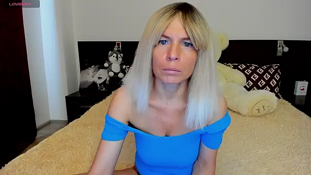 Hanna Becrett17 online show from 14, 6, 2026
