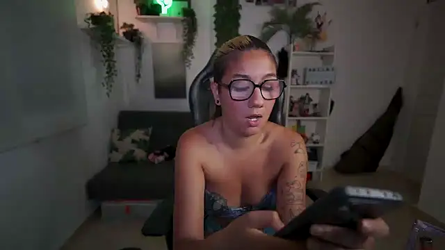 blvckbabyweed07 online show from 22, 4, 2026