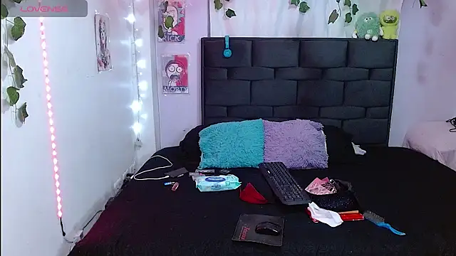 the lesbian game online show from 12, 5, 2026