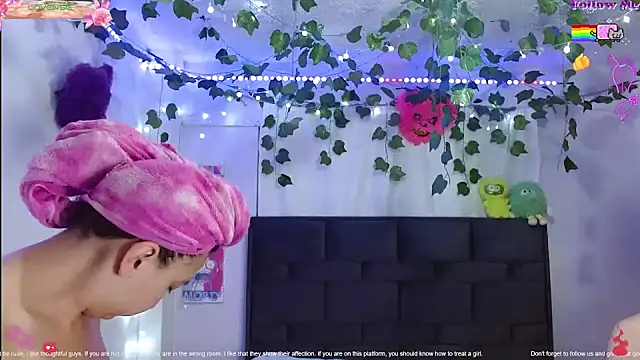 the lesbian game online show from 12, 7, 2026