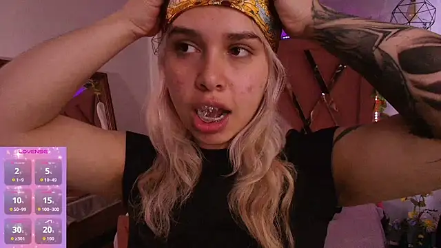 Haelycute online show from 26, 10, 2025