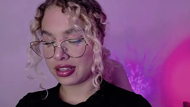 Haelycute online show from 25, 6, 2026