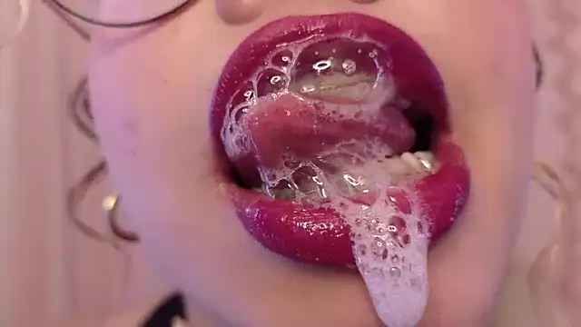 Haelycute online show from 4, 6, 2026