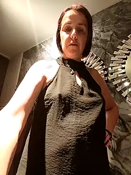 IsisBlake online show from 6, 11, 2025