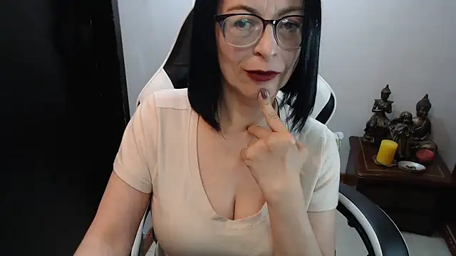 AnasstaciaEvans online show from 10, 3, 2026