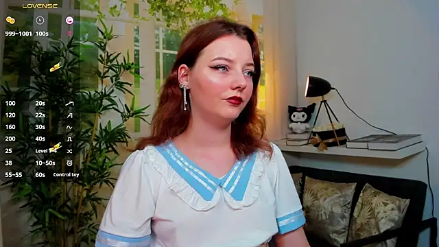 pretty little thing online show from 22, 12, 2025