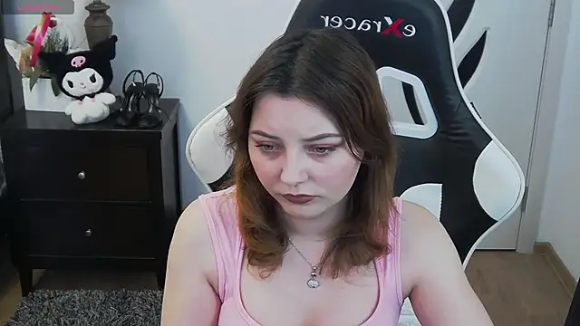 pretty little thing online show from 10, 4, 2026