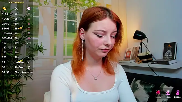 pretty little thing online show from 16, 10, 2025