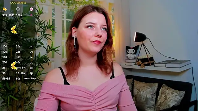 pretty little thing online show from 19, 12, 2025