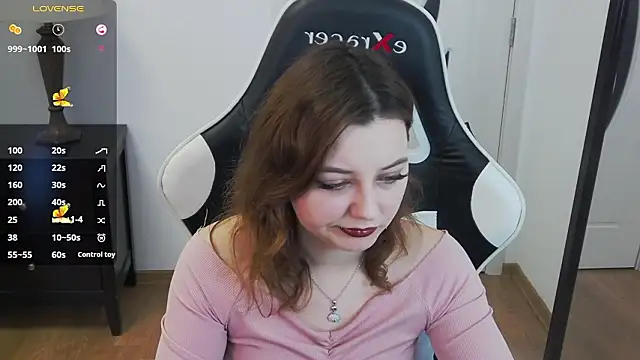 pretty little thing online show from 19, 2, 2026