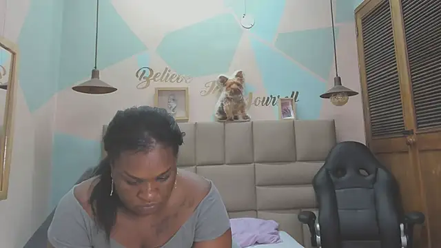 lilybaudyn  online show from 28, 2, 2025