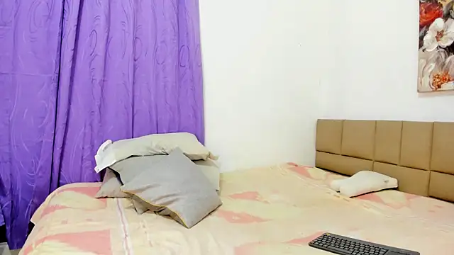 lilybaudyn  online show from 17, 11, 2025