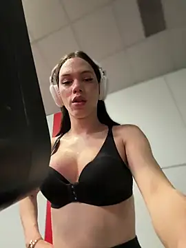 Carlita cute online show from 5, 2, 2026