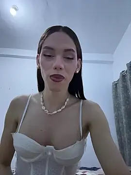 Carlita cute online show from 5, 4, 2026