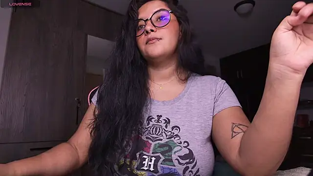 Steph moon  online show from 12, 11, 2025