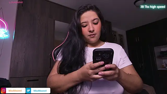 Steph moon  online show from 19, 3, 2026