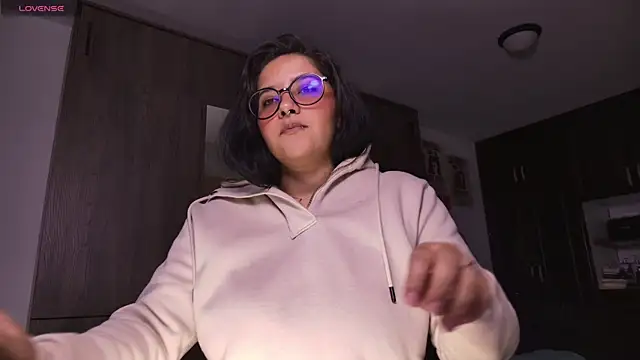 Steph moon  online show from 4, 11, 2025