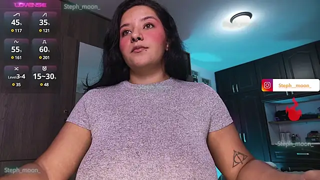 Steph moon  online show from 6, 3, 2025