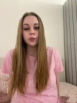 Snapshot of Marylallka5 chatting on 4, 5, 2026 Marylallka5 online show from 4, 5, 2026