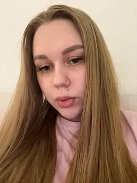 Snapshot of Marylallka5 chatting on 13, 5, 2026 Marylallka5 online show from 13, 5, 2026