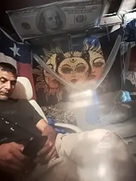 Gillygilly76 online show from 4, 3, 2026