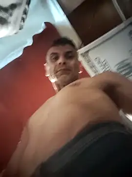 Gillygilly76 online show from 3, 3, 2026