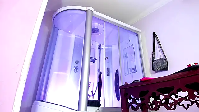 sexy-luna-star-ts online show from 2, 12, 2025