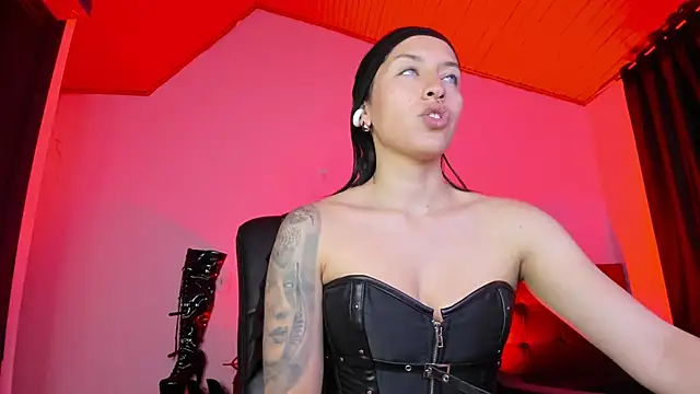 Snapshot of MistressVenena chatting on 27, 11, 2025 MistressVenena online show from 27, 11, 2025