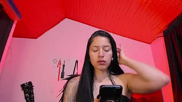 Snapshot of MistressVenena chatting on 30, 10, 2025 MistressVenena online show from 30, 10, 2025