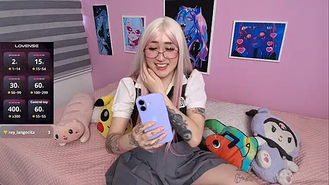 Miwa violet online show from 8, 11, 2025