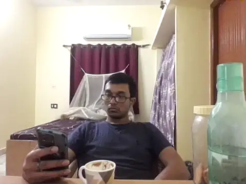 Snapshot of THE_NAKED_BOY chatting on 25, 11, 2025 THE NAKED BOY online show from 25, 11, 2025