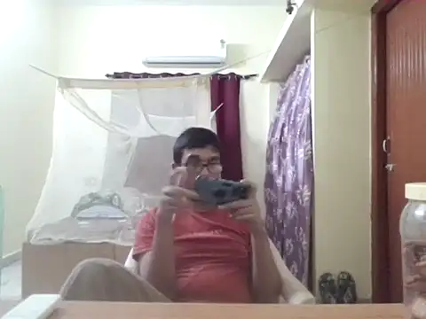 Snapshot of THE_NAKED_BOY chatting on 29, 9, 2025 THE NAKED BOY online show from 29, 9, 2025