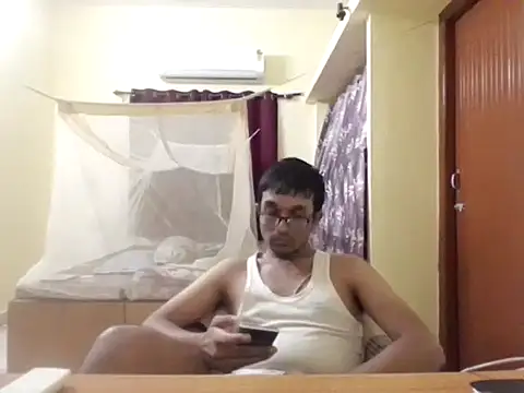 Snapshot of THE_NAKED_BOY chatting on 18, 9, 2025 THE NAKED BOY online show from 18, 9, 2025