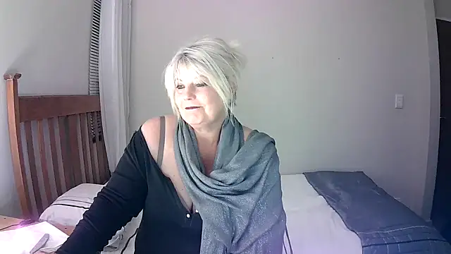 Miahotmilf online show from 16, 1, 2025