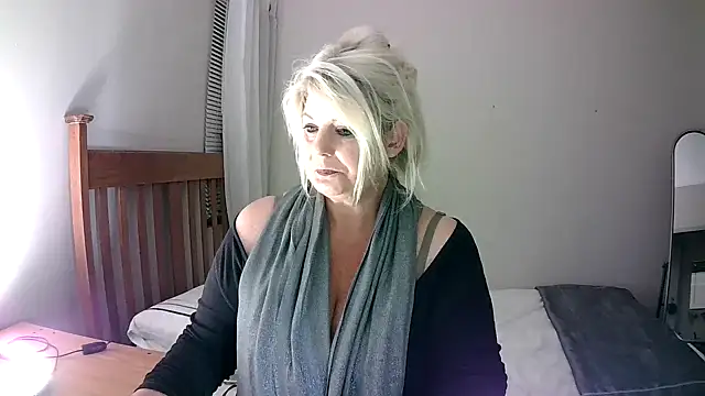Miahotmilf online show from 10, 1, 2025