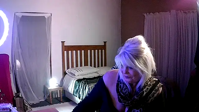 Miahotmilf online show from 12, 1, 2026