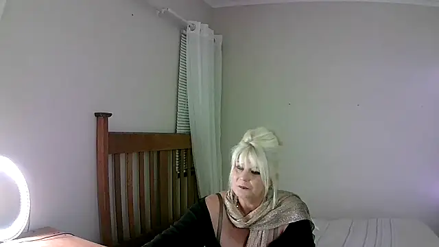 Miahotmilf online show from 1, 3, 2025