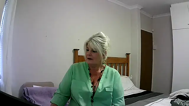 Miahotmilf online show from 20, 12, 2024