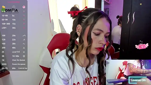 Snapshot of sweetlittlelisa chatting on 18, 11, 2025 sweetlittlelisa online show from 18, 11, 2025