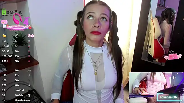 Snapshot of sweetlittlelisa chatting on 25, 11, 2025 sweetlittlelisa online show from 25, 11, 2025