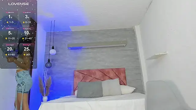 Snapshot of thararouse chatting on 8, 10, 2025 thararouse online show from 8, 10, 2025