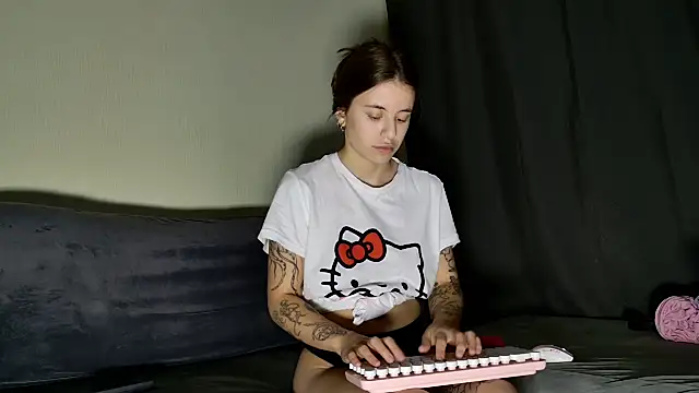 Snapshot of MazzyDoll chatting on 26, 10, 2025 MazzyDoll online show from 26, 10, 2025