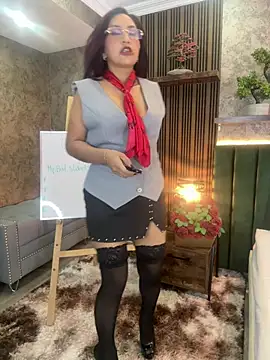Snapshot of MonicaMoret chatting on 10, 7, 2026 MonicaMoret online show from 10, 7, 2026