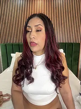 MonicaMoret online show from 5, 2, 2026