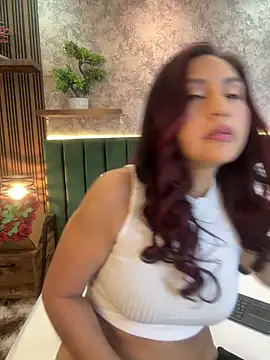Snapshot of MonicaMoret chatting on 18, 6, 2026 MonicaMoret online show from 18, 6, 2026